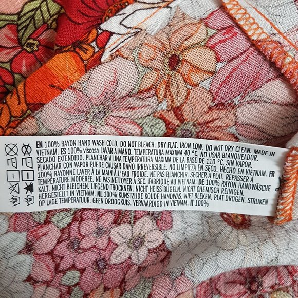 Forever 21 Red/Multi Floral Print Dress, 0X - NWT - Picture 9 of 9